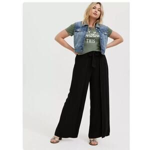 Torrid Pull-On Wide Leg Stretch Crepe High-Rise Pleated Tie-Front Pant, sz 5(28)